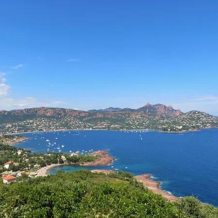 Cap Esterel Les Bastides : 3 Pieces Grande Terrasse Mer I4- Esterel Vacances 39la Apartamento Saint-Raphaël